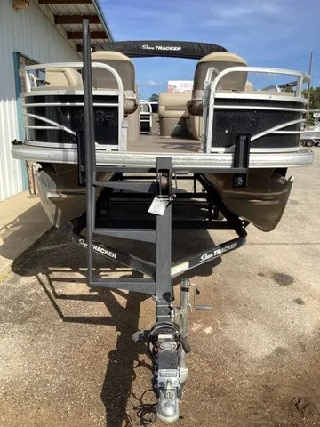 Slide: The Image of Sun Tracker Fishing Barge DLX 20 2020 - 14