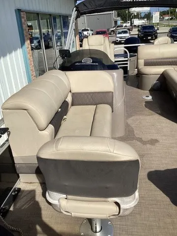 Slide: The Image of Sun Tracker Fishing Barge DLX 20 2020 - 37