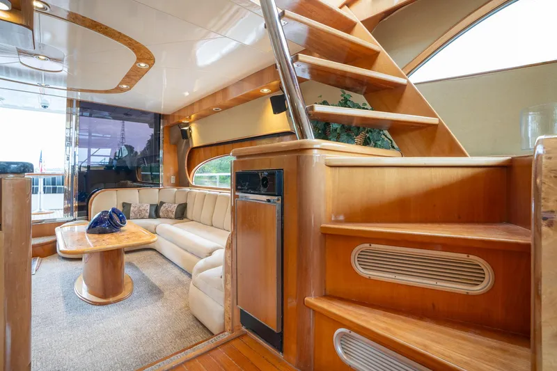 Slide: The Image of Vitech 68' Vitech Pilothouse 1999 - 60