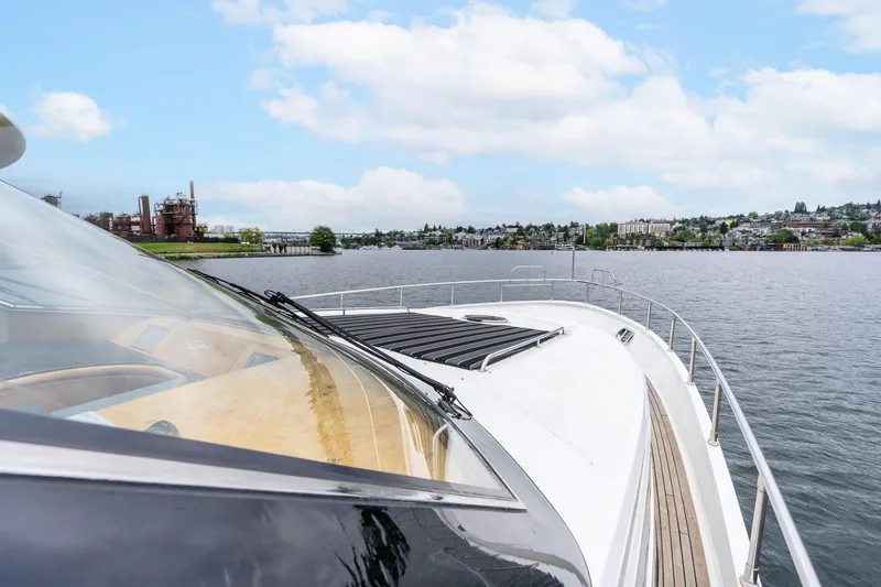 Slide: The Image of Vitech 68' Vitech Pilothouse 1999 - 88
