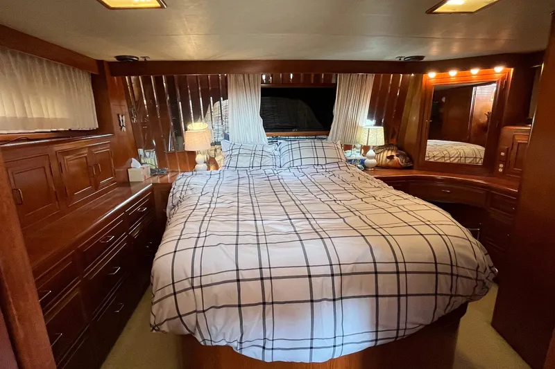 Slide: The Image of Luxurious cabin interior of 1989 Ocean Alexander 440 Sundeck CPMY yacht. - 14