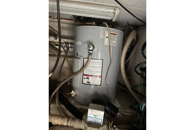 Slide: The Image of Water heater in 1989 Ocean Alexander 440 Sundeck CPMY engine room. - 31