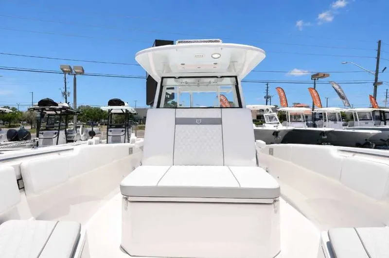 Slide: The Image of Sea Fox 328 Commander 2026 - 20