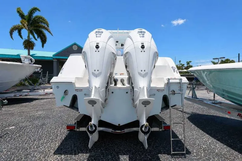 Slide: The Image of Sea Fox 328 Commander 2026 - 16