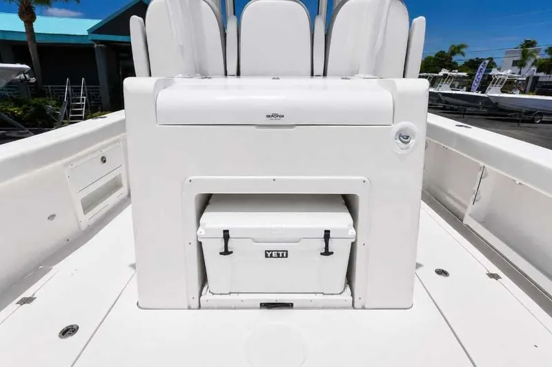 Slide: The Image of Sea Fox 328 Commander 2026 - 17