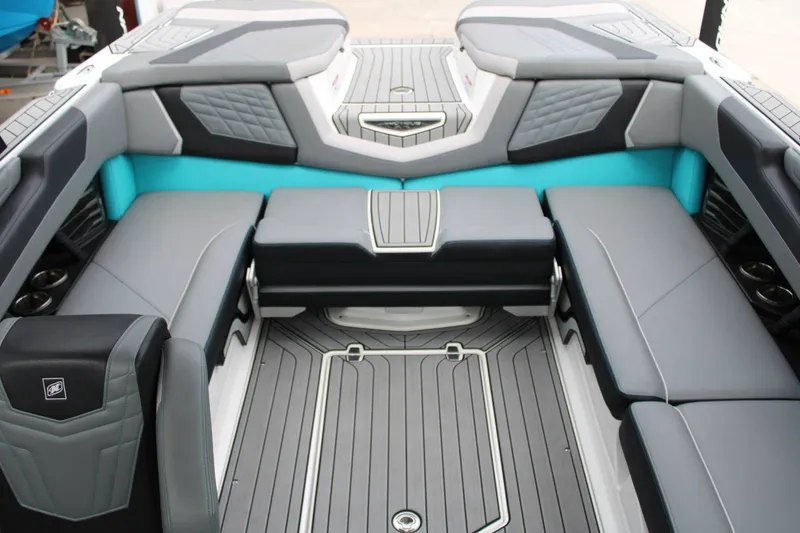 Slide: The Image of Nautique G23 2022 - 15