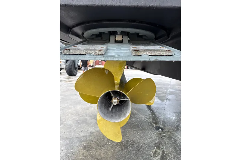 Slide: The Image of Propeller of 2014 Sea Ray 410 Sundancer boat on dry dock. - 42