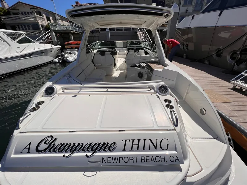 Slide: The Image of Sea Ray SLX 350 boat, Newport Beach, 2015 model. - 11