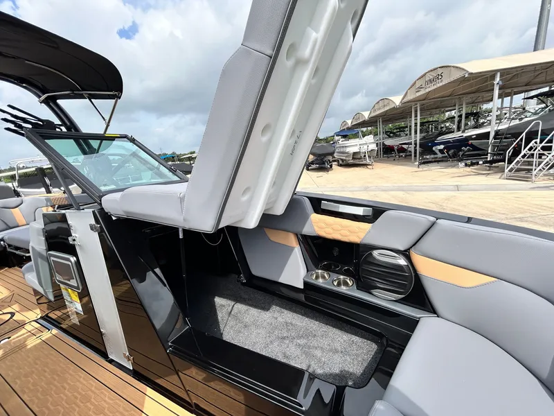 Slide: The Image of MasterCraft XT24 2026 - 23