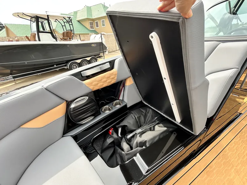 Slide: The Image of MasterCraft XT24 2026 - 21