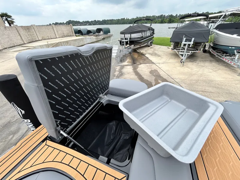 Slide: The Image of MasterCraft XT24 2026 - 50
