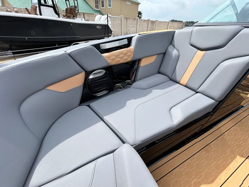 Slide: The Image of MasterCraft XT24 2026 - 20