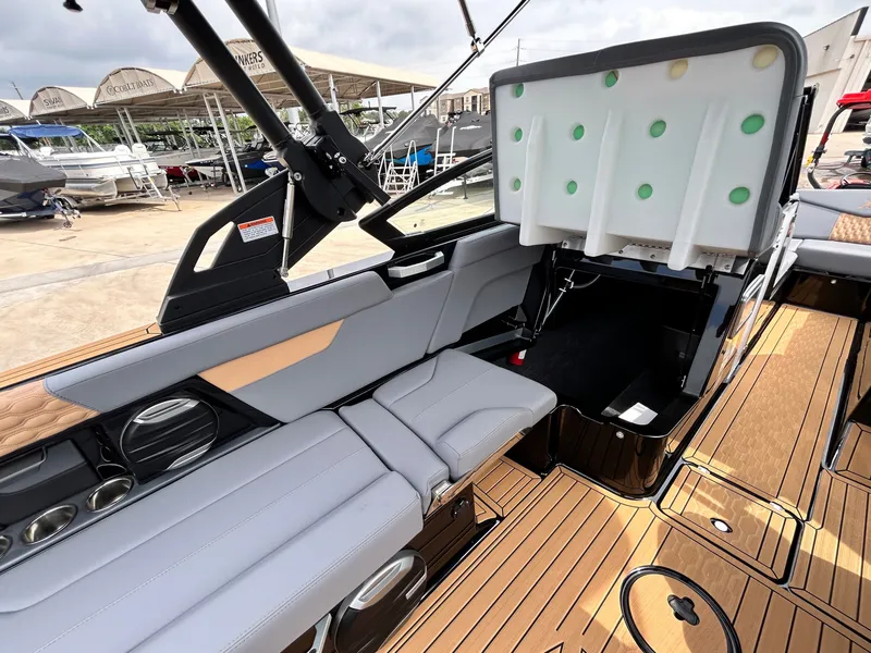 Slide: The Image of MasterCraft XT24 2026 - 31