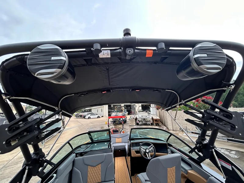 Slide: The Image of MasterCraft XT24 2026 - 45