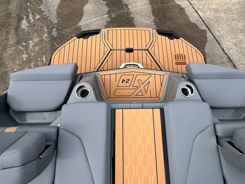 Slide: The Image of MasterCraft XT24 2026 - 55
