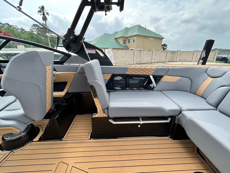 Slide: The Image of MasterCraft XT24 2026 - 35