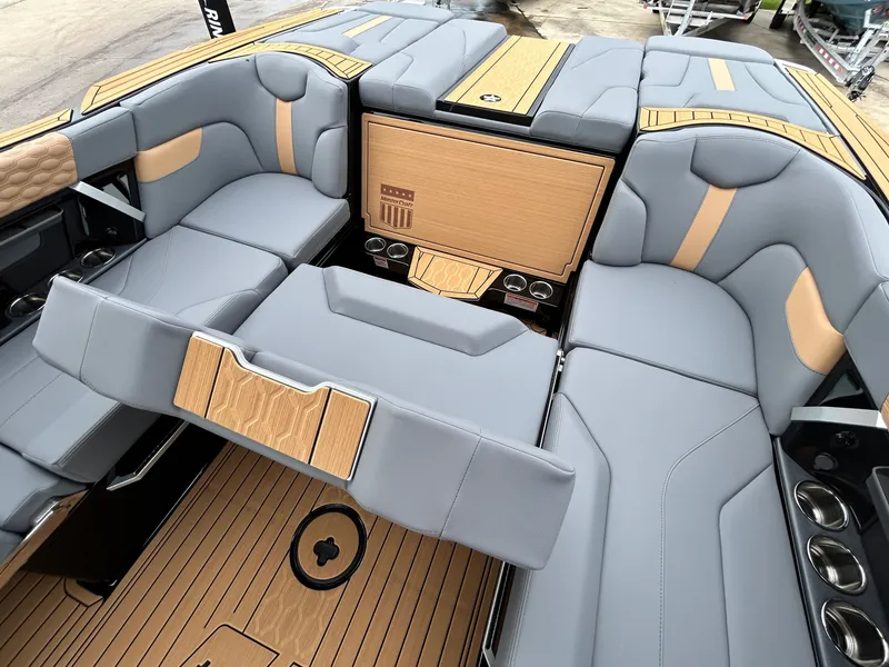Slide: The Image of MasterCraft XT24 2026 - 52