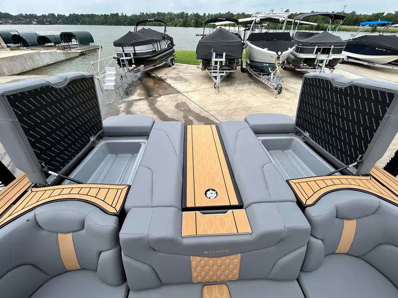 Slide: The Image of MasterCraft XT24 2026 - 48