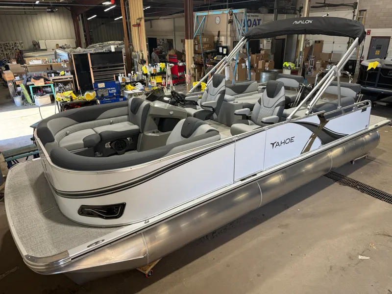 The Image of Tahoe LTZ 2385 Quad Lounge Shift SS & Honda 4-Stroke EFI 2026 - 1