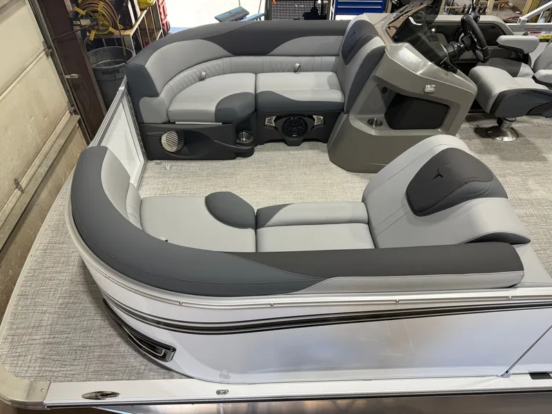 Slide: The Image of Tahoe LTZ 2385 Quad Lounge Shift SS & Honda 4-Stroke EFI 2026 - 2
