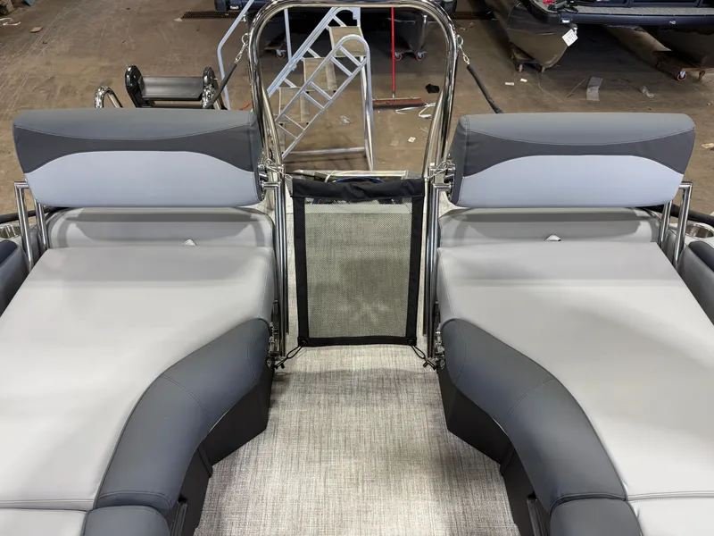 Slide: The Image of Tahoe LTZ 2385 Quad Lounge Shift SS & Honda 4-Stroke EFI 2026 - 22