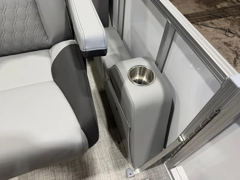 Slide: The Image of Tahoe LTZ 2385 Quad Lounge Shift SS & Honda 4-Stroke EFI 2026 - 26