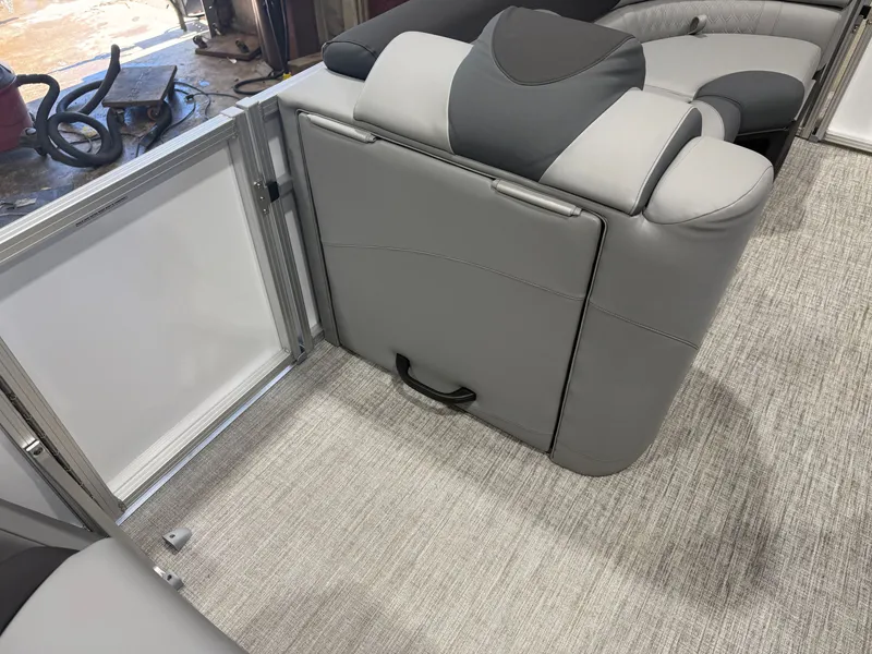 Slide: The Image of Tahoe LTZ 2385 Quad Lounge Shift SS & Honda 4-Stroke EFI 2026 - 27