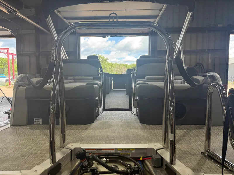 Slide: The Image of Tahoe LTZ 2385 Quad Lounge Shift SS & Honda 4-Stroke EFI 2026 - 42