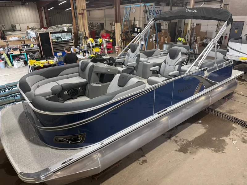 The Image of Tahoe LTZ 2385 Quad Lounge Shift SS & Honda 4-Stroke EFI 2026 - 1