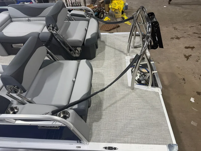 Slide: The Image of Tahoe LTZ 2385 Quad Lounge Shift SS & Honda 4-Stroke EFI 2026 - 6