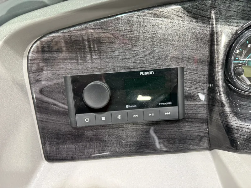 Slide: The Image of Tahoe LTZ 2385 Quad Lounge Shift SS & Honda 4-Stroke EFI 2026 - 15