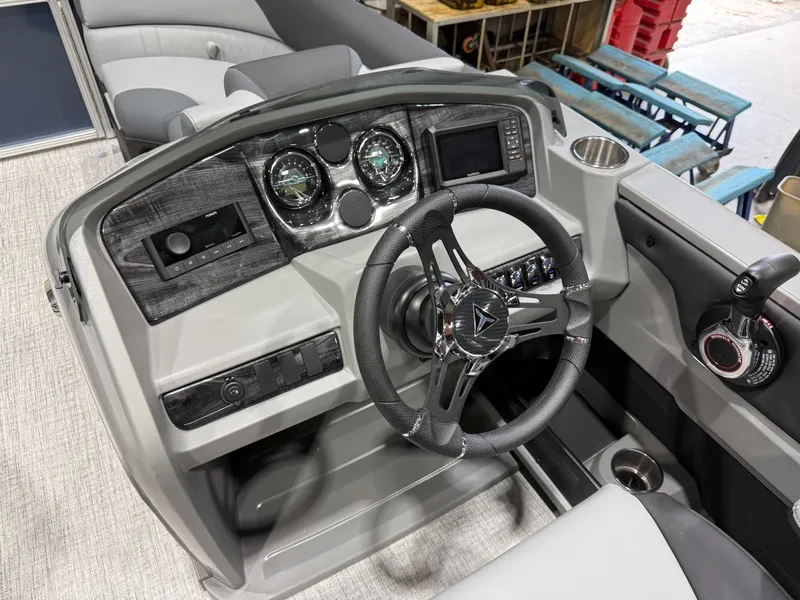Slide: The Image of Tahoe LTZ 2385 Quad Lounge Shift SS & Honda 4-Stroke EFI 2026 - 14