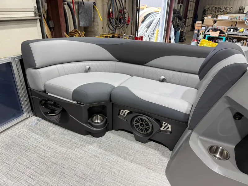 Slide: The Image of Tahoe LTZ 2385 Quad Lounge Shift SS & Honda 4-Stroke EFI 2026 - 27