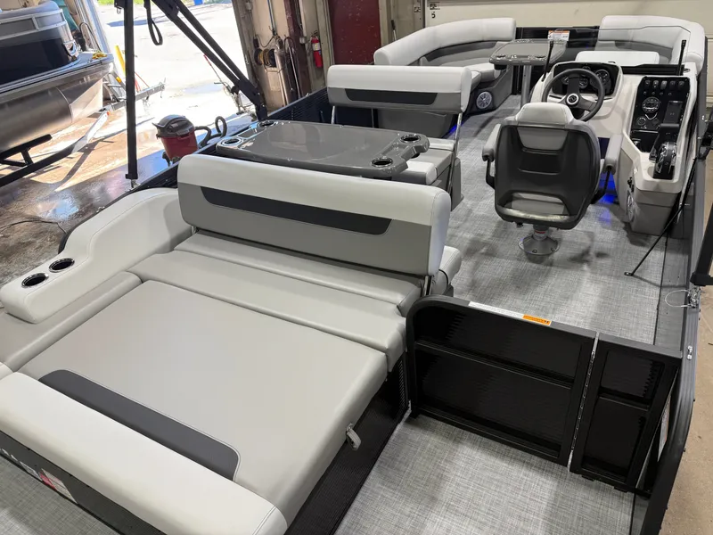 Slide: The Image of Princecraft Vectra 21 RL 2026 - 18