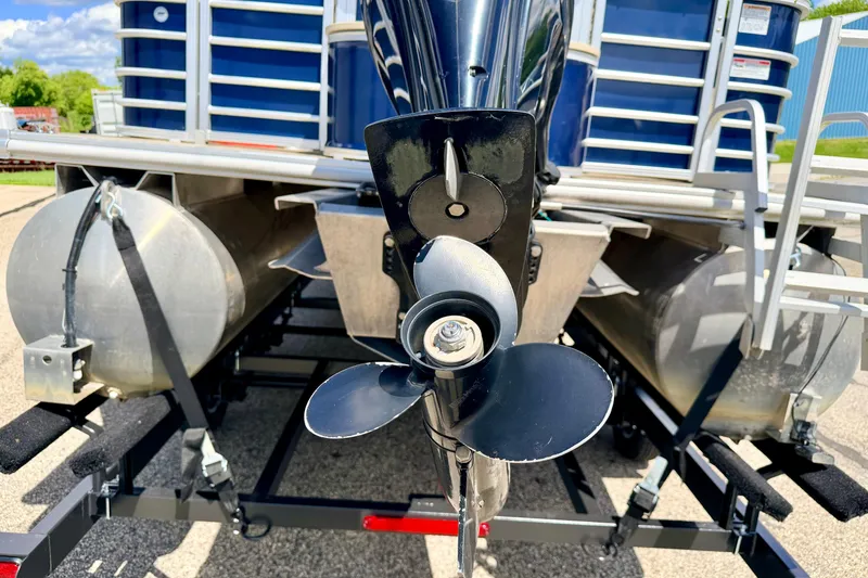 Slide: The Image of Rear view of a 2018 Sylvan 8522 Mirage Fish pontoon boat with visible propeller. - 18