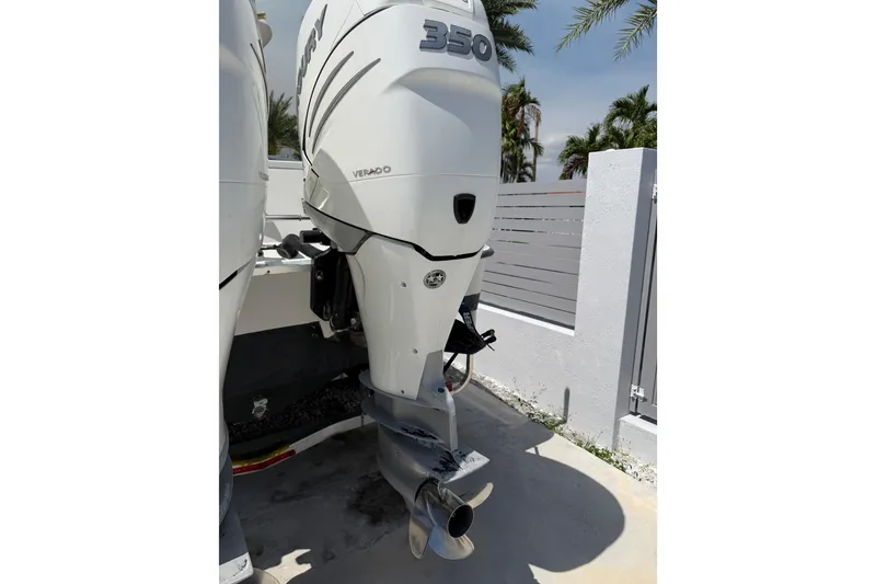 Slide: The Image of 2008 Hydra-Sports Vector 2900 CC with Mercury Verado 350 outboard engine. - 11