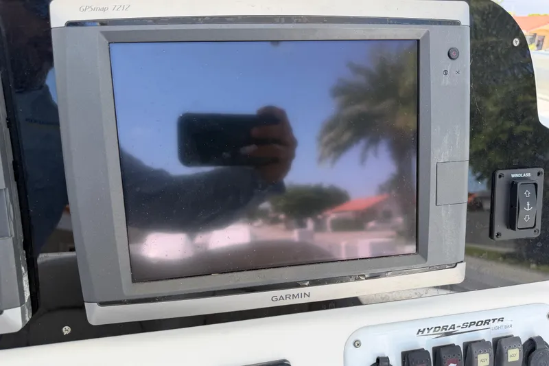 Slide: The Image of Garmin GPSmap 7212 on 2008 Hydra-Sports Vector 2900 CC boat dashboard. - 21