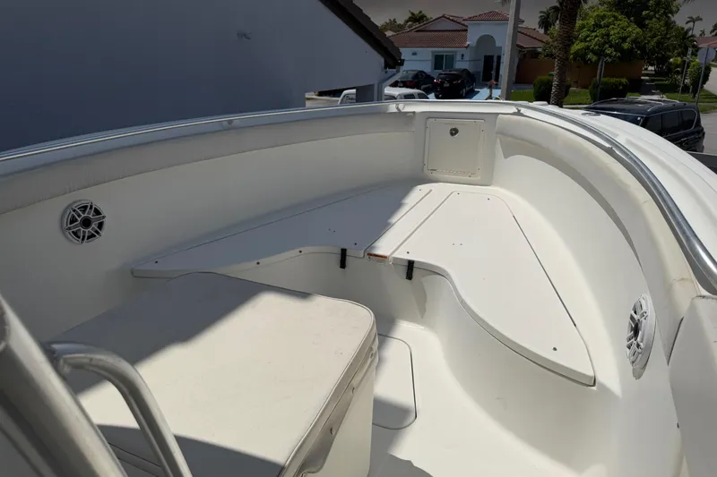 Slide: The Image of 2008 Hydra-Sports Vector 2900 CC boat interior with seating and storage compartments. - 28
