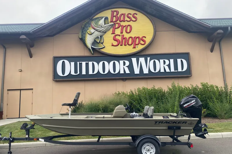 The Image of 2026 Tracker Grizzly 1754 SC boat outside Bass Pro Shops Outdoor World. - 0