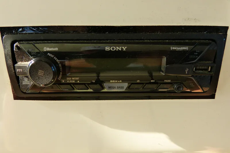 Slide: The Image of Sony DSX-M55BT stereo system on a 1995 Sea Ray Sundancer 370 boat. - 36