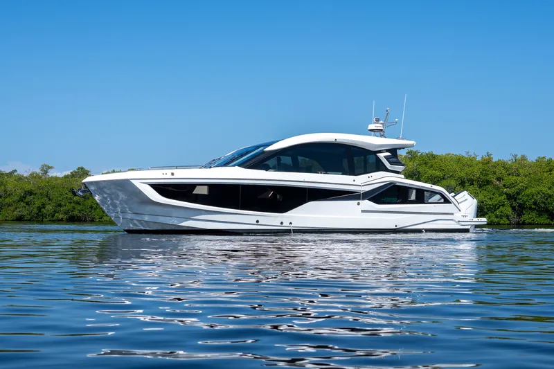 Slide: The Image of Galeon 435 GTO 2026 - 37