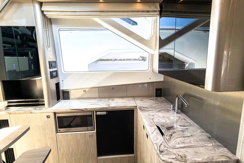 Slide: The Image of Galeon 435 GTO 2026 - 21