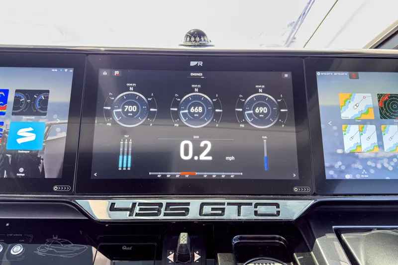 Slide: The Image of Galeon 435 GTO 2026 - 16