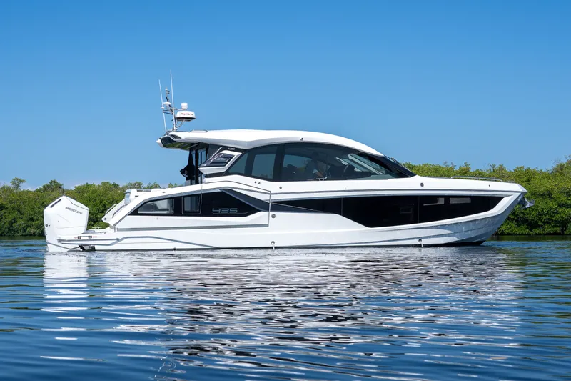 Slide: The Image of Galeon 435 GTO 2026 - 35