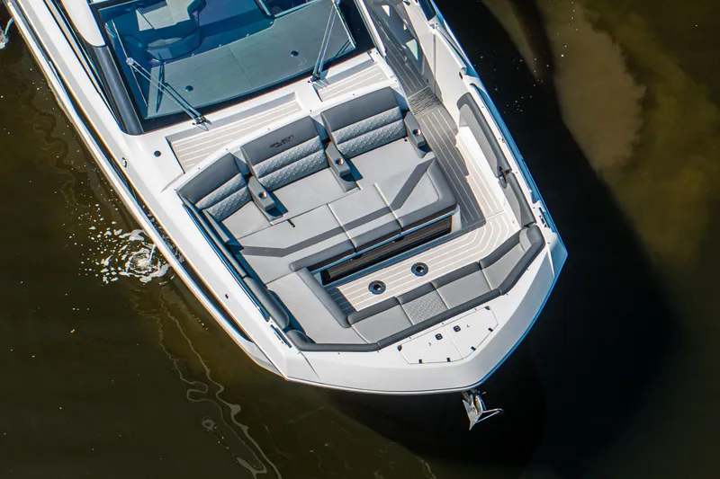 Slide: The Image of Galeon 435 GTO 2026 - 32