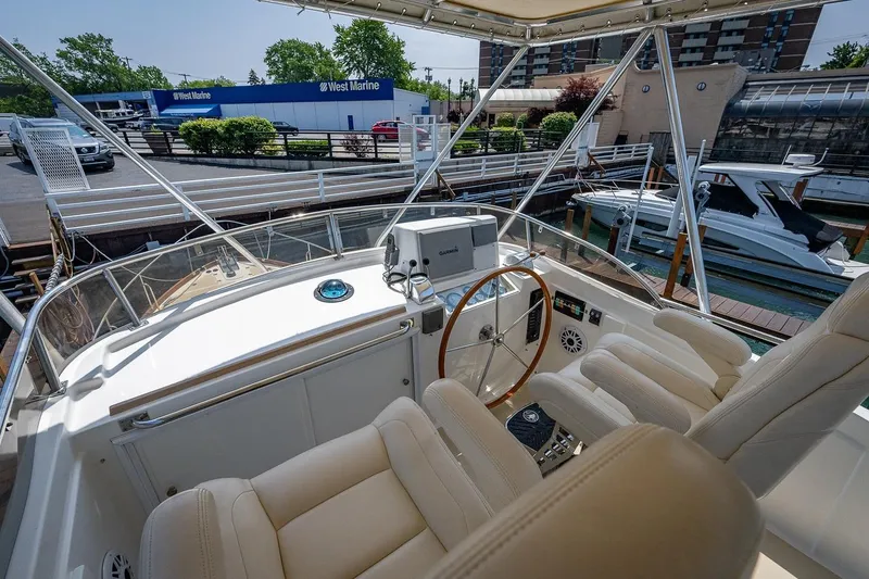 Slide: The Image of Bridge windscreen and helm - 25