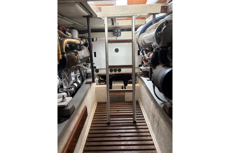 Slide: The Image of Clean engine room - 32