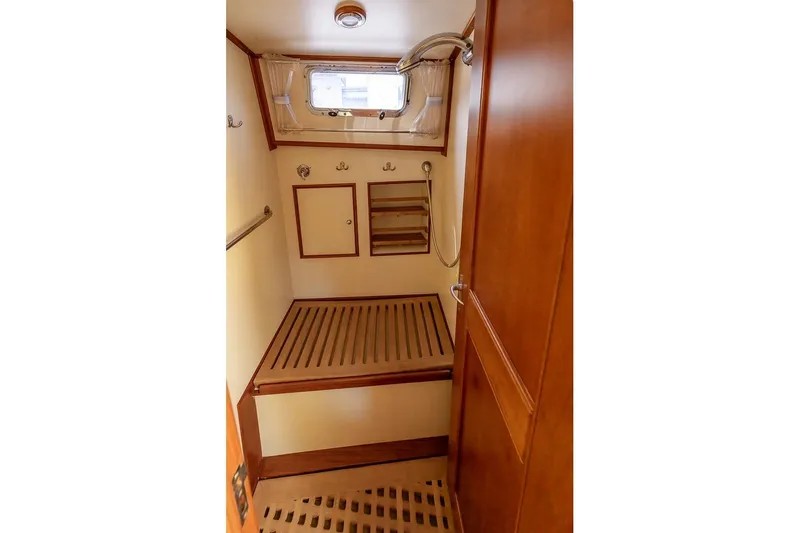Slide: The Image of Private stall shower - 16