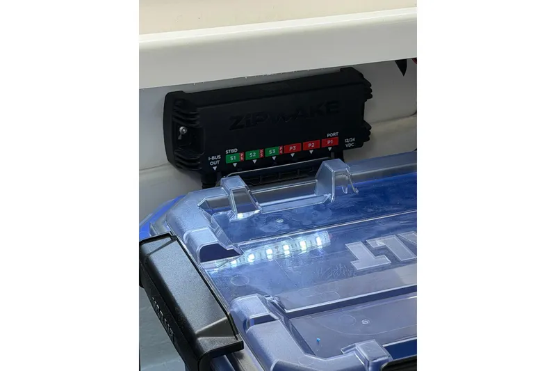 Slide: The Image of Control panel on Saxdor 320 GTC, 2025 model, featuring Zipwake system. - 50