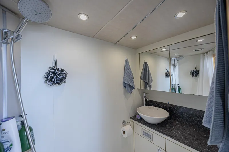 Slide: The Image of Sunseeker 75 Yacht 2017 - 54